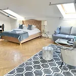 Prawdzic Family & Wellness 公寓式酒店 格但斯克