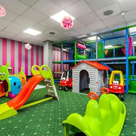 Ξενοδοχείο με διαμερίσματα Prawdzic Family Resort & Wellness Γκντανσκ