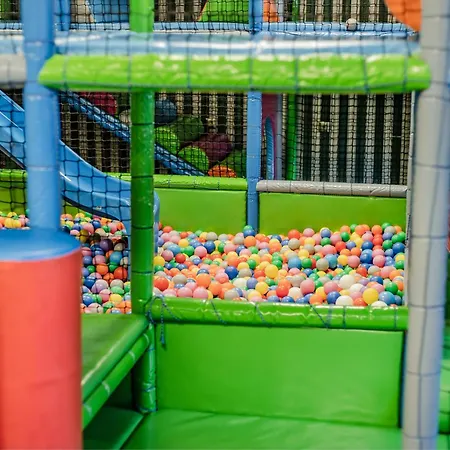 アパートホテル Prawdzic & Wellness