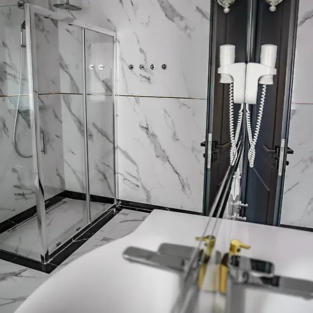 Apart-hotel Prawdzic & Wellness 4*